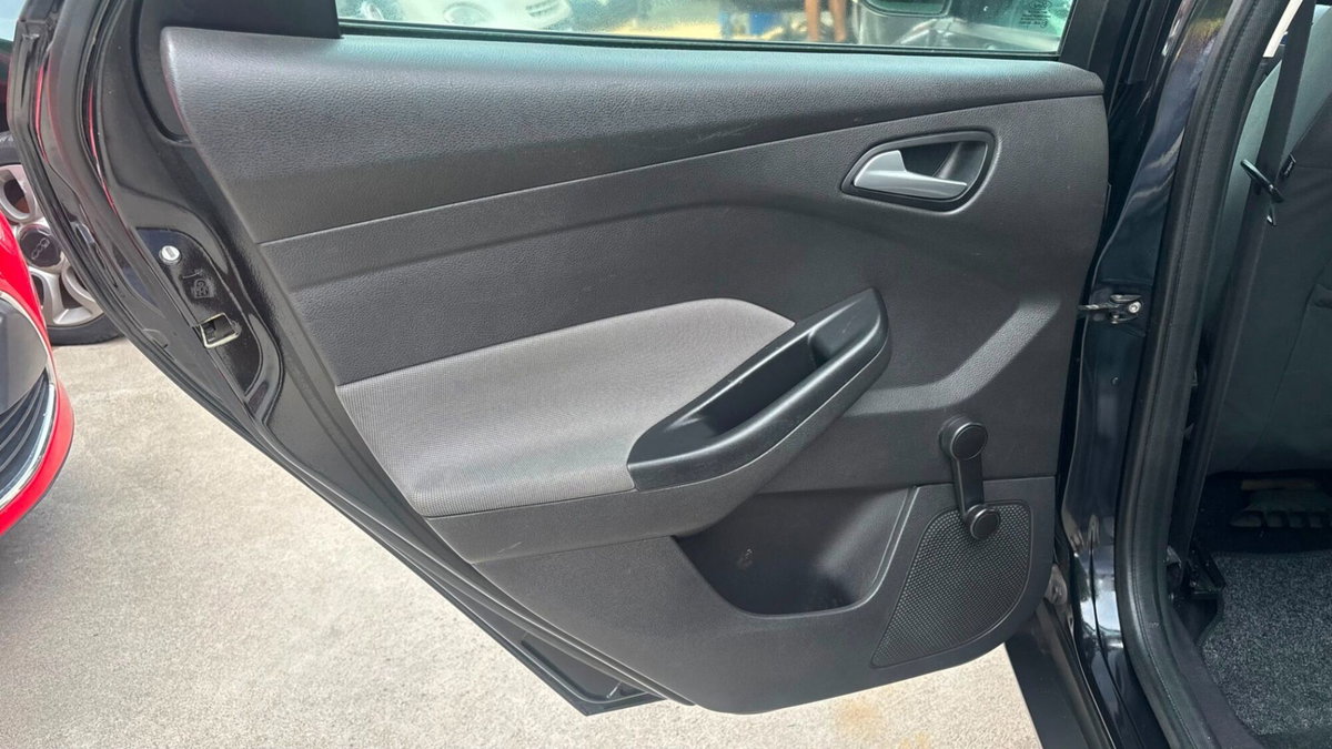 Ford Focus Station Wagon 1.6 TDCi 115 CV SW (7)