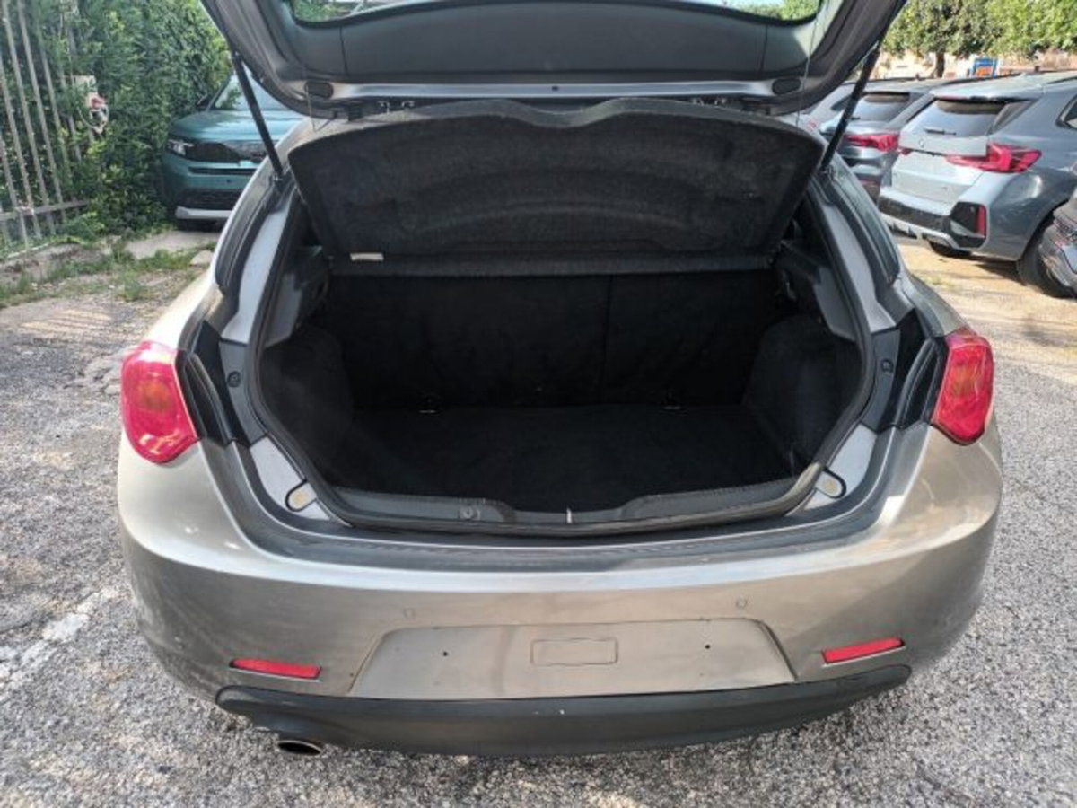 Alfa Romeo Giulietta 1.4 Turbo Super Gpl 120cv (16)