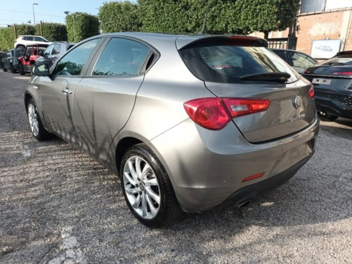 Alfa Romeo Giulietta 1.4 Turbo Super Gpl 120cv (3)