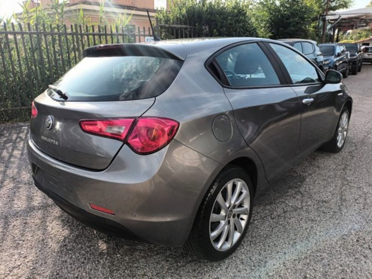 Alfa Romeo Giulietta 1.4 Turbo Super Gpl 120cv (4)