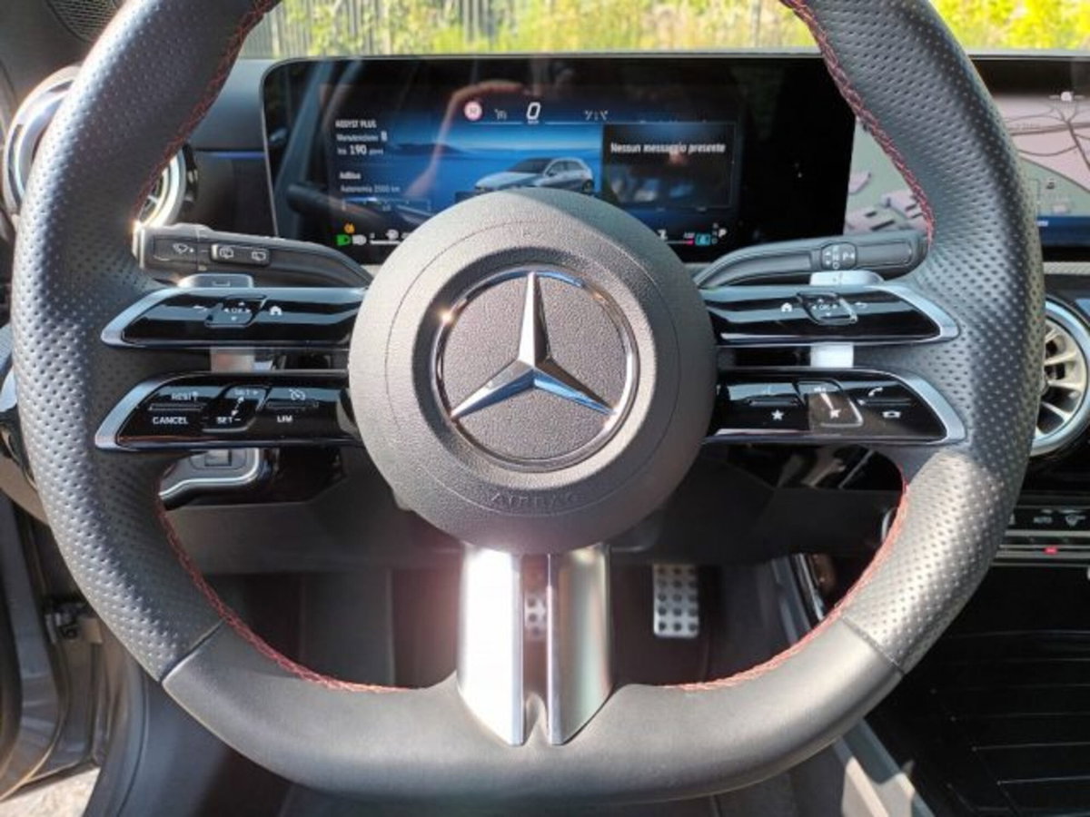 Mercedes-Benz Classe A 180 d AMG Line Premium Plus auto (16)