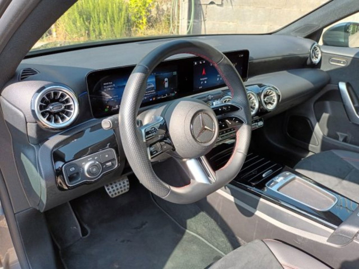 Mercedes-Benz Classe A 180 d AMG Line Premium Plus auto (9)