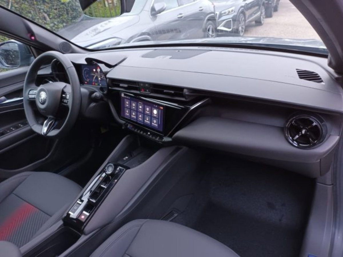 Alfa Romeo Junior elettrica Ti 156cv (9)