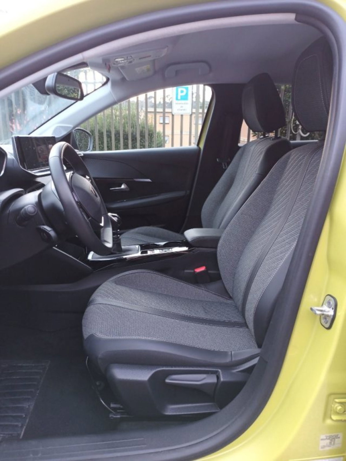Peugeot 208 1.2 puretech Active s&s 100cv (5)