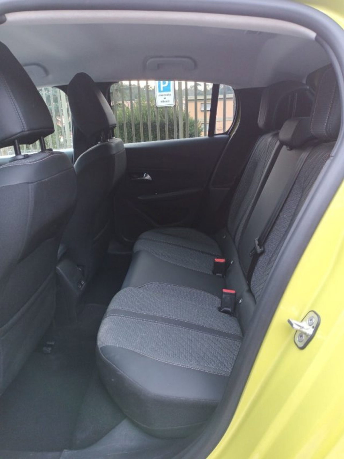 Peugeot 208 1.2 puretech Active s&s 100cv (6)