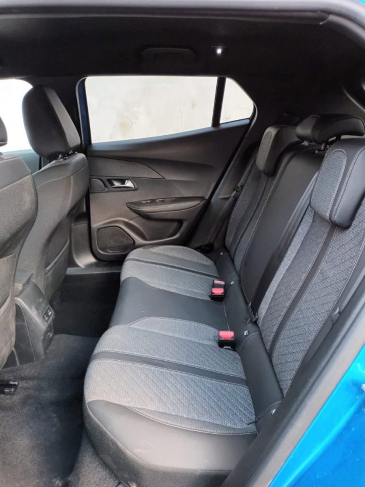 Peugeot 2008 PureTech 130 S&S EAT8 Allure Pack (6)