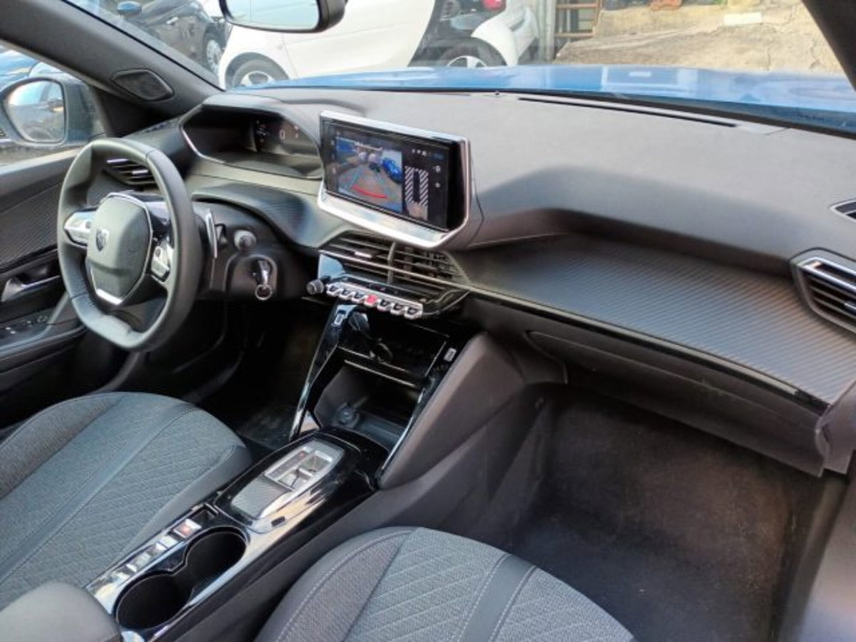 Peugeot 2008 PureTech 130 S&S EAT8 Allure Pack (7)