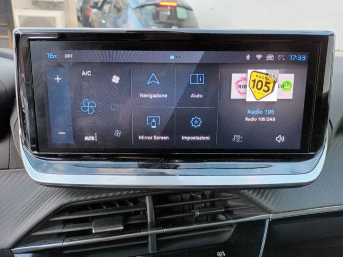 Peugeot 2008 PureTech 130 S&S EAT8 Allure Pack (9)