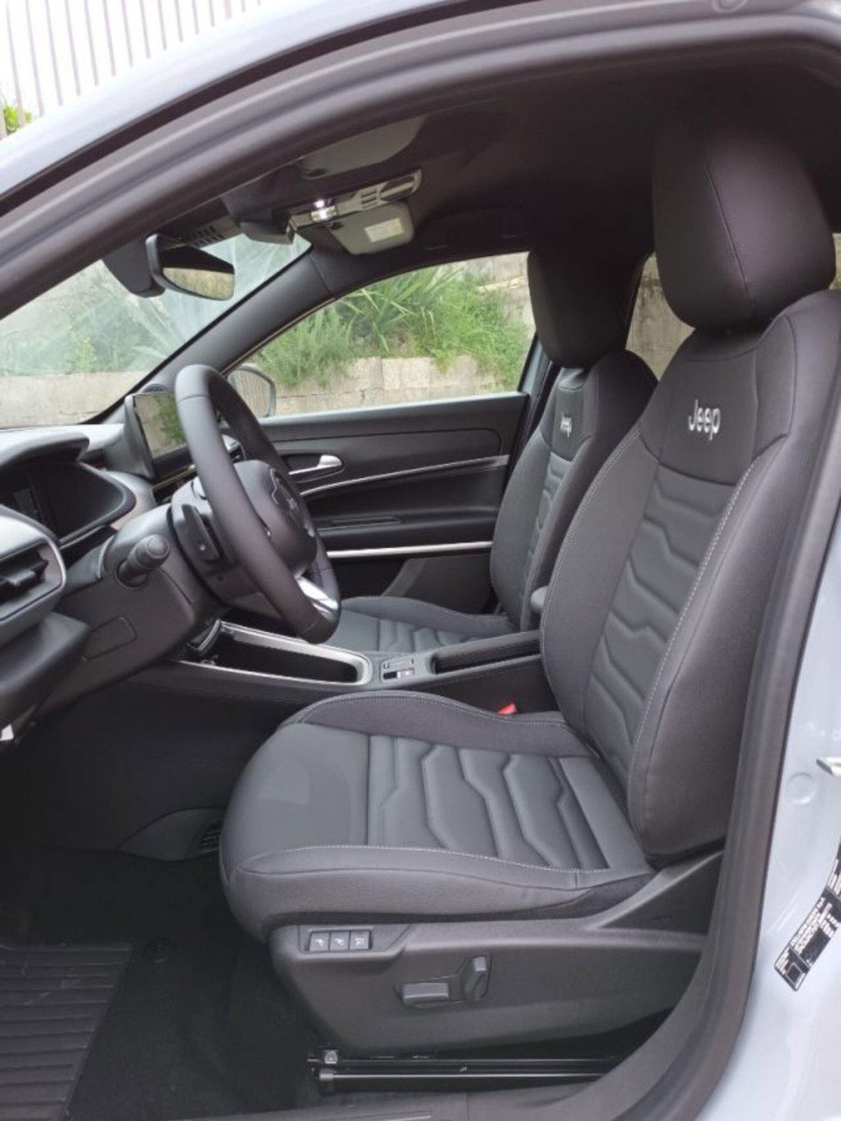 Jeep Avenger 1.2 turbo Summit fwd 100cv (7)