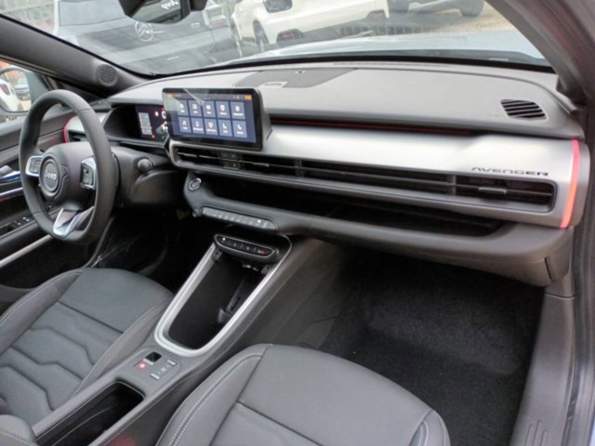 Jeep Avenger 1.2 turbo Summit fwd 100cv (9)