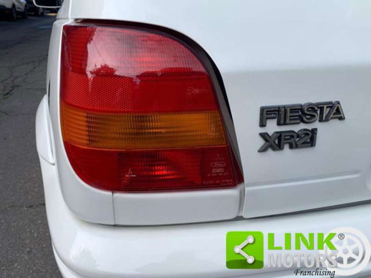 Ford Fiesta 1.8i 16V cat 3 porte XR2 (14)