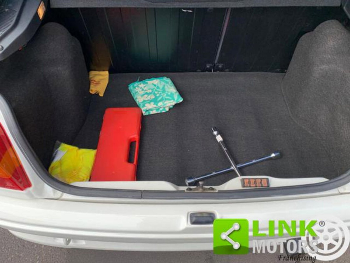 Ford Fiesta 1.8i 16V cat 3 porte XR2 (15)