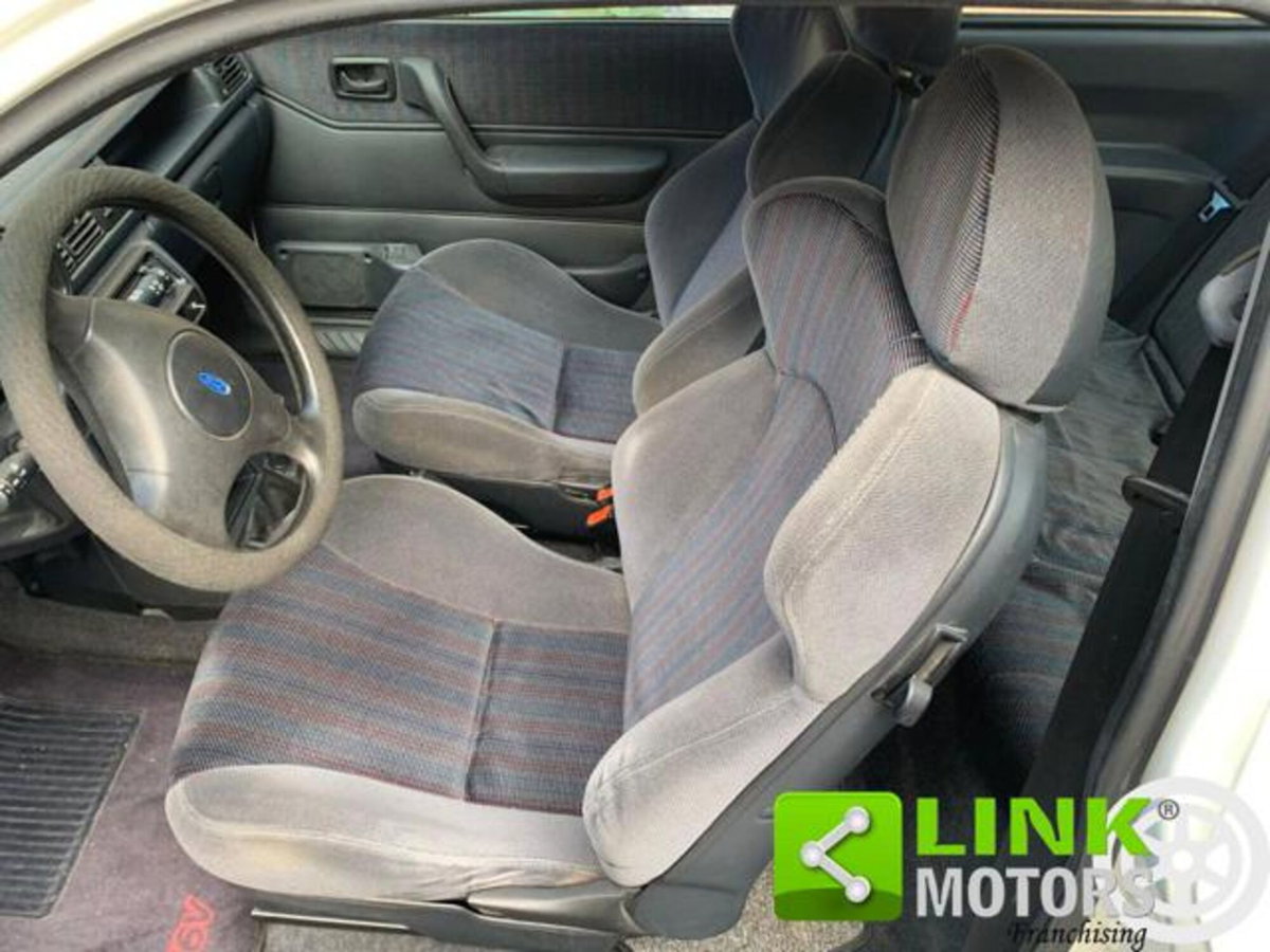 Ford Fiesta 1.8i 16V cat 3 porte XR2 (8)