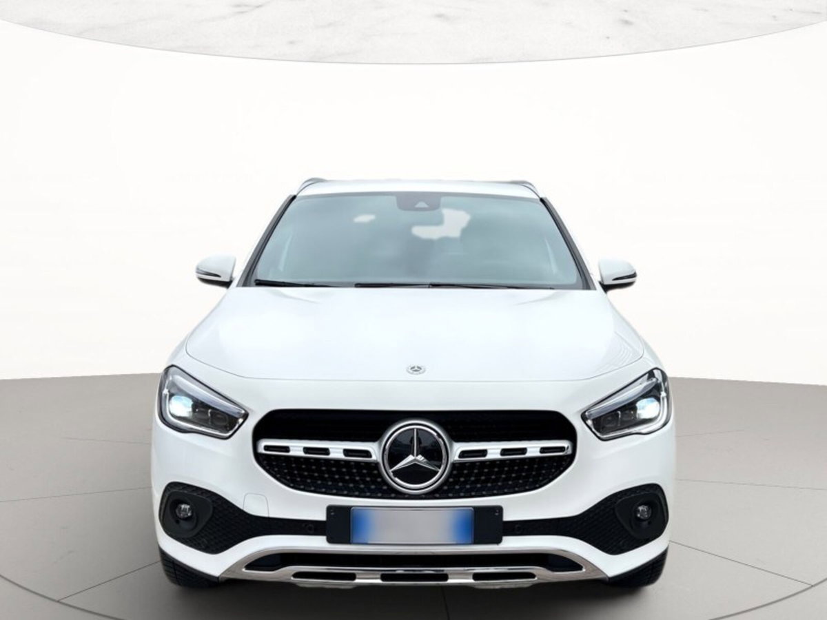 Mercedes-Benz GLA SUV 200 d Automatic 4Matic Premium (2)