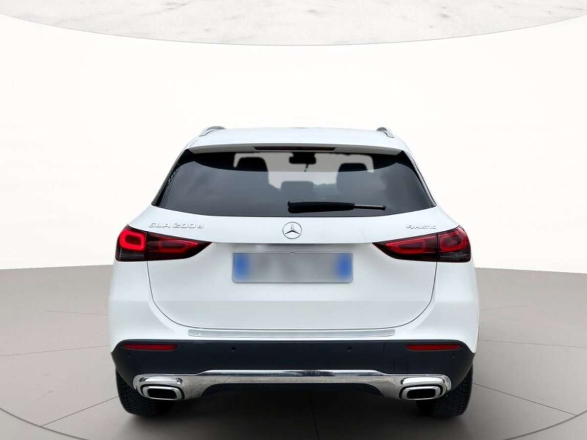 Mercedes-Benz GLA SUV 200 d Automatic 4Matic Premium (6)