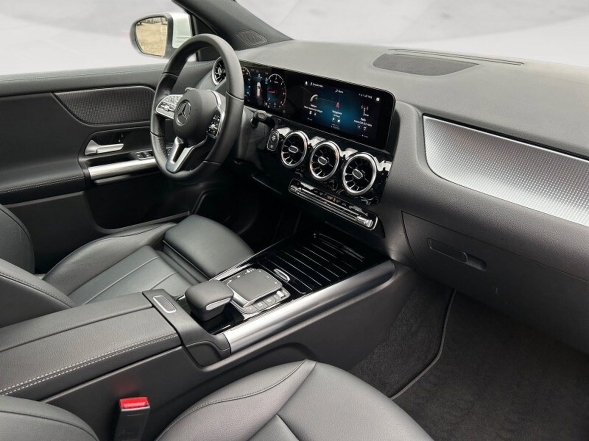 Mercedes-Benz GLA SUV 200 d Automatic 4Matic Premium (9)