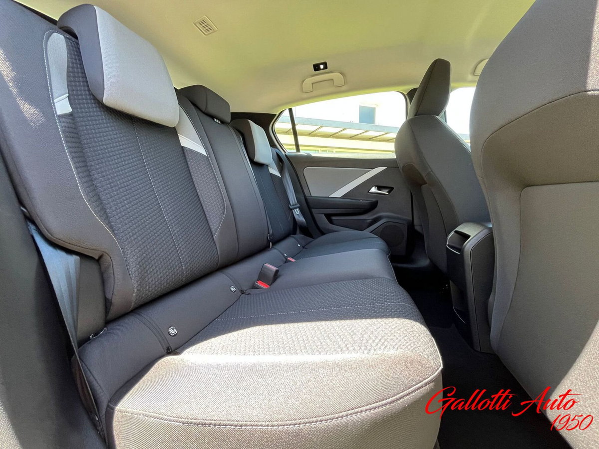 Opel Astra 1.2 Turbo 130 CV GS Line (14)