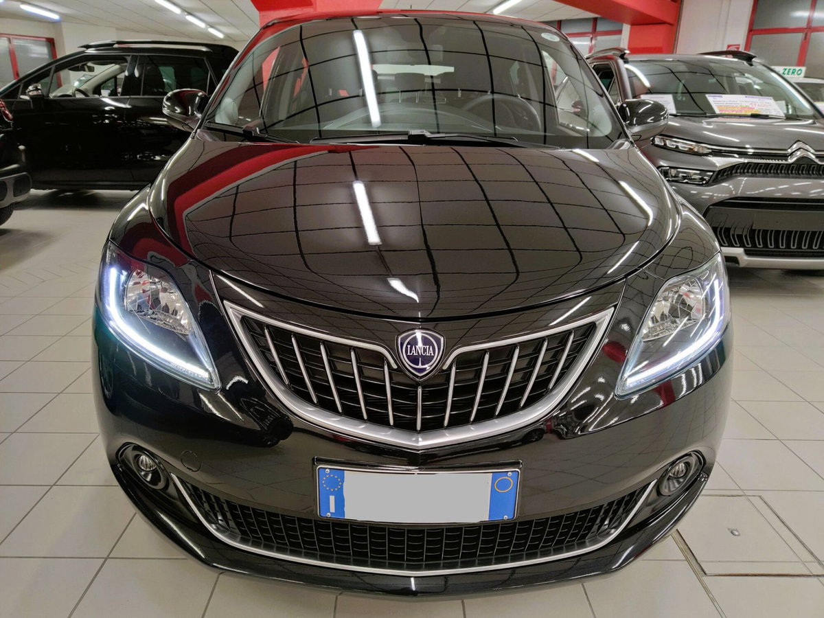 Lancia Ypsilon 1.0 FireFly 5 porte S&S Hybrid Ecochic Gold (2)