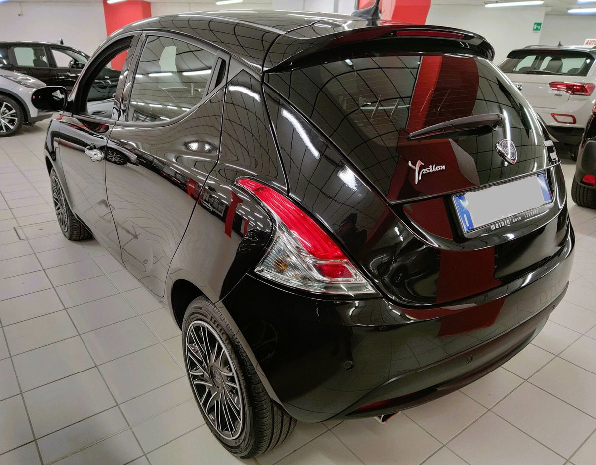 Lancia Ypsilon 1.0 FireFly 5 porte S&S Hybrid Ecochic Gold (6)