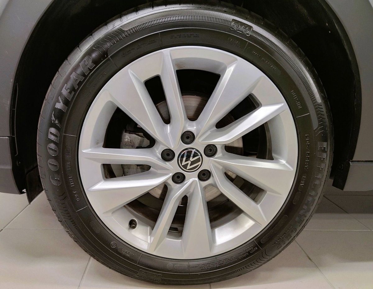 Volkswagen Taigo 1.0 tsi Edition 115cv (9)
