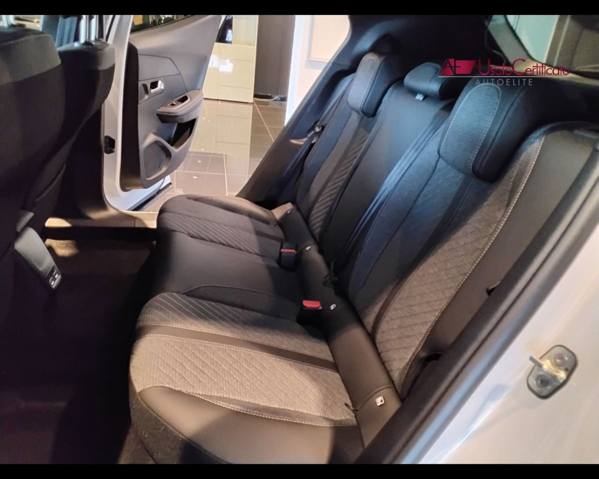 Peugeot 2008 PureTech 130 S&S EAT8 Allure Pack (15)