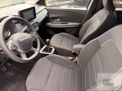 Dacia Jogger 1.0 tce Extreme UP Gpl 100cv (12)