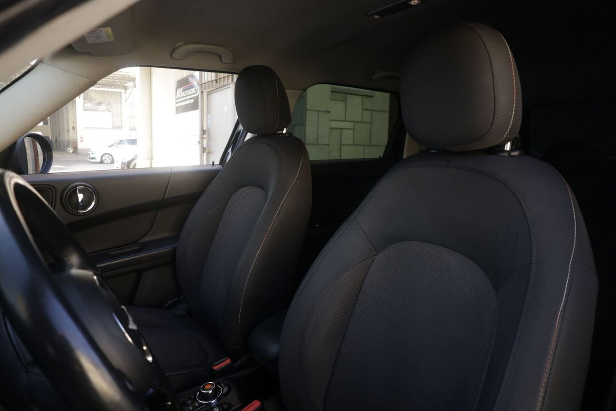 MINI Mini Countryman 2.0 Cooper D Business Countryman (18)