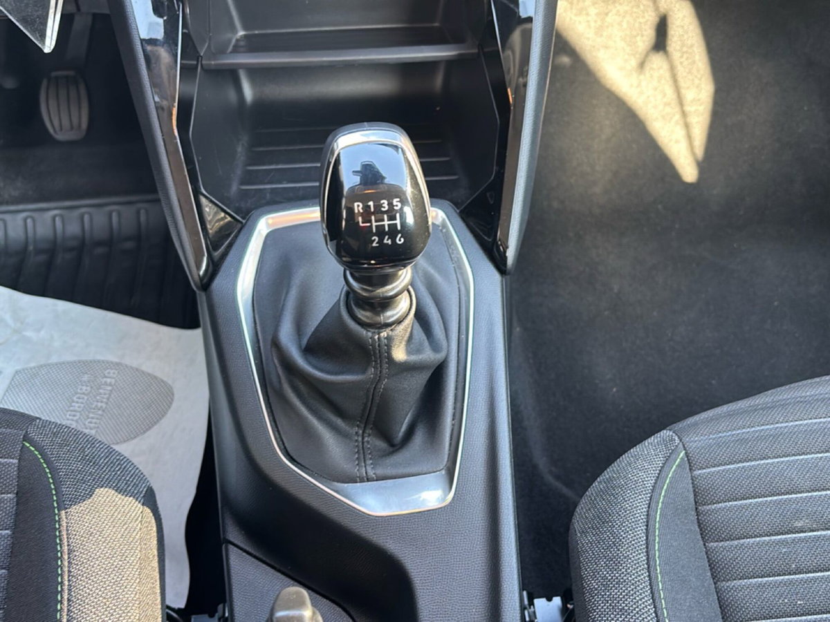 Peugeot 208 PureTech 100 Stop&Start 5 porte Active (18)