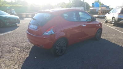 Lancia Ypsilon 1.0 FireFly 5 porte S&S Hybrid Ecochic Gold (4)