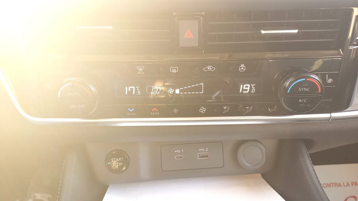 Nissan X-Trail 1.5 e-power Tekna 2wd (12)
