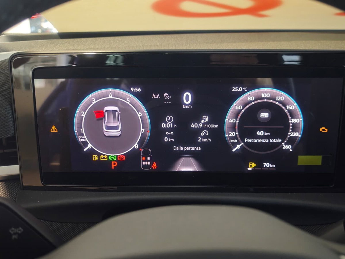 Volkswagen T-Roc 1.5 etsi Life 115cv dsg (10)