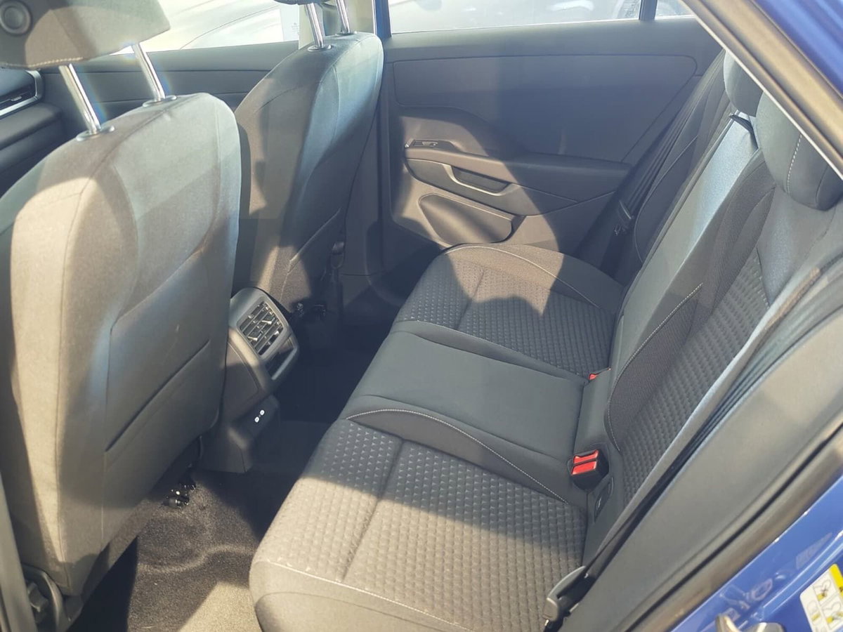 Volkswagen T-Roc 1.5 etsi Life 115cv dsg (13)