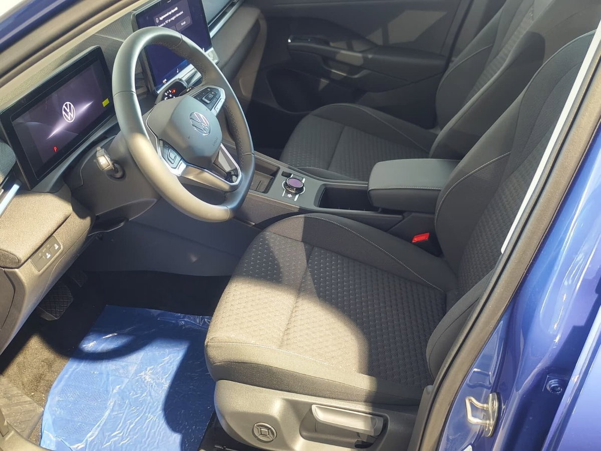 Volkswagen T-Roc 1.5 etsi Life 115cv dsg (8)