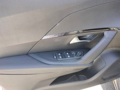 Peugeot 2008 1.2 turbo Allure 100cv (10)