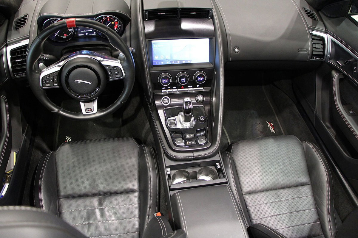 Jaguar F-Type Cabrio 2.0 aut. Convertibile Chequered Flag (11)