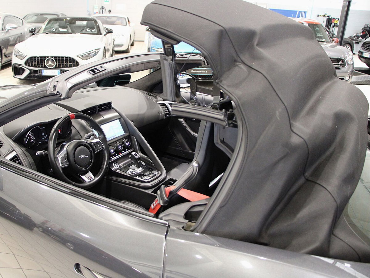 Jaguar F-Type Cabrio 2.0 aut. Convertibile Chequered Flag (9)