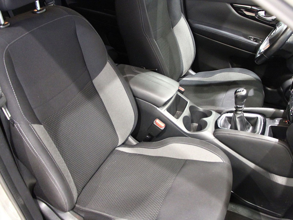 Nissan Qashqai 1.3 DIG-T 140 CV Business (11)