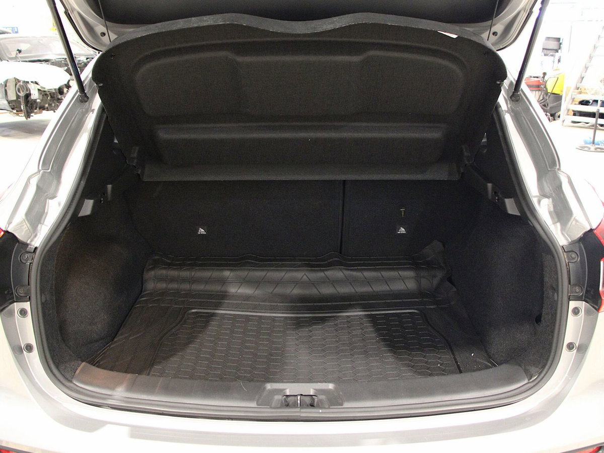 Nissan Qashqai 1.3 DIG-T 140 CV Business (13)