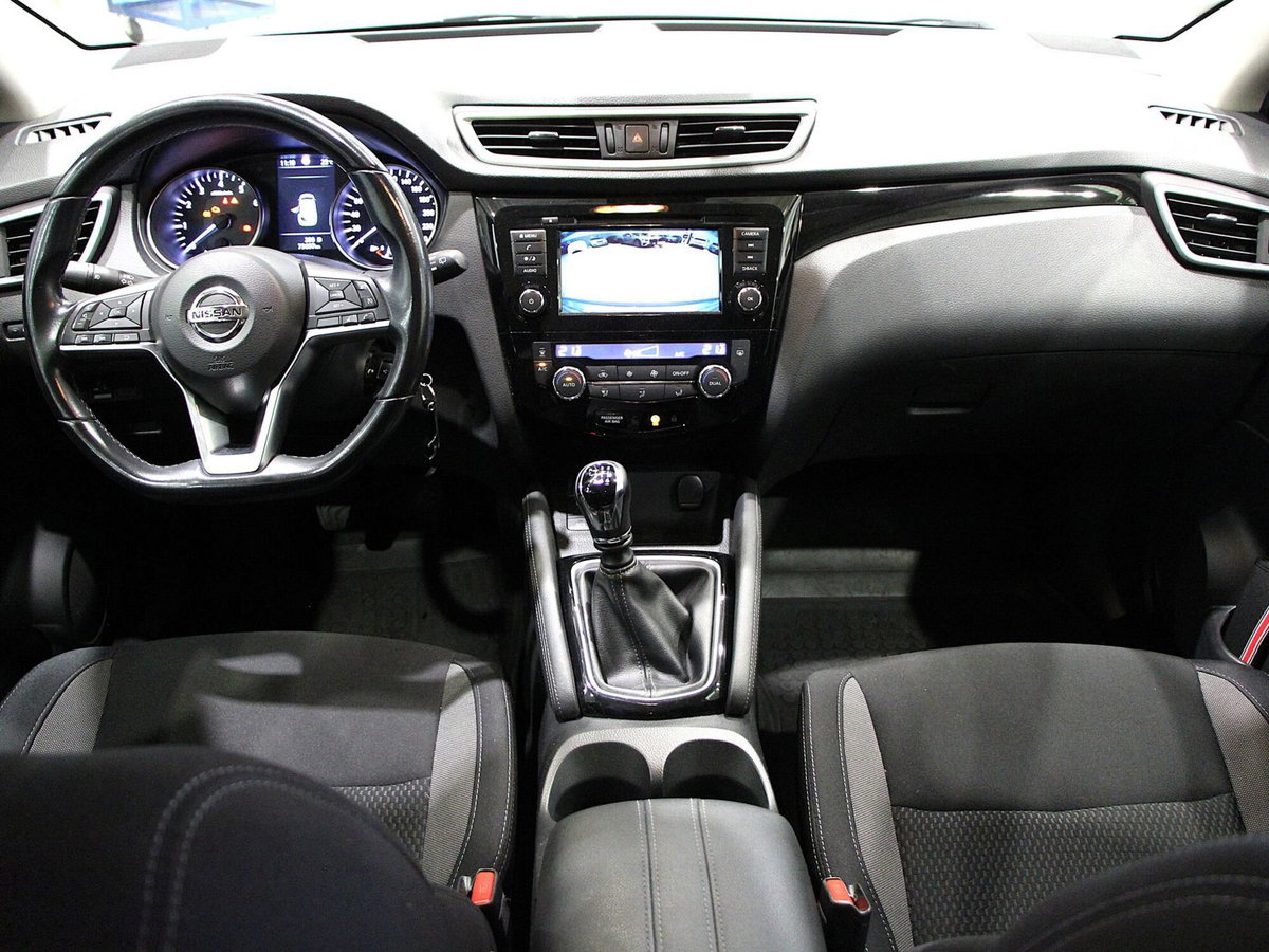 Nissan Qashqai 1.3 DIG-T 140 CV Business (9)