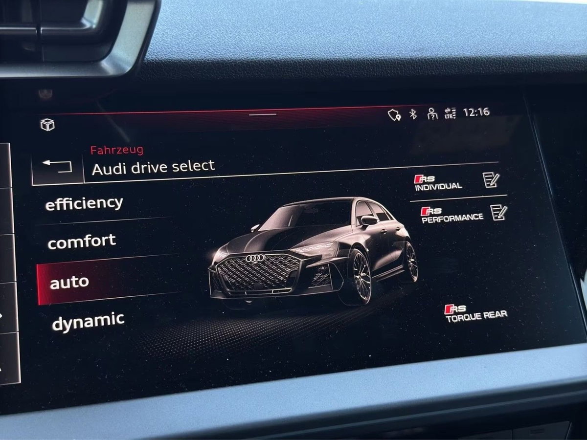 Audi RS 3 Sportback 3 2.5 TFSI quattro S tronic (9)
