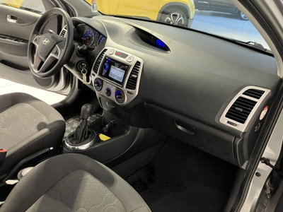 Hyundai i20 1.4 CRDi 5p. Sound Edition (13)