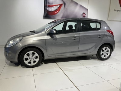 Hyundai i20 1.4 CRDi 5p. Sound Edition (4)
