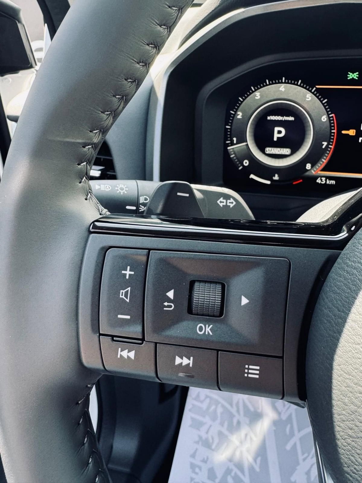 Nissan Qashqai 1.3 mhev N-Connecta 2wd 158cv (10)