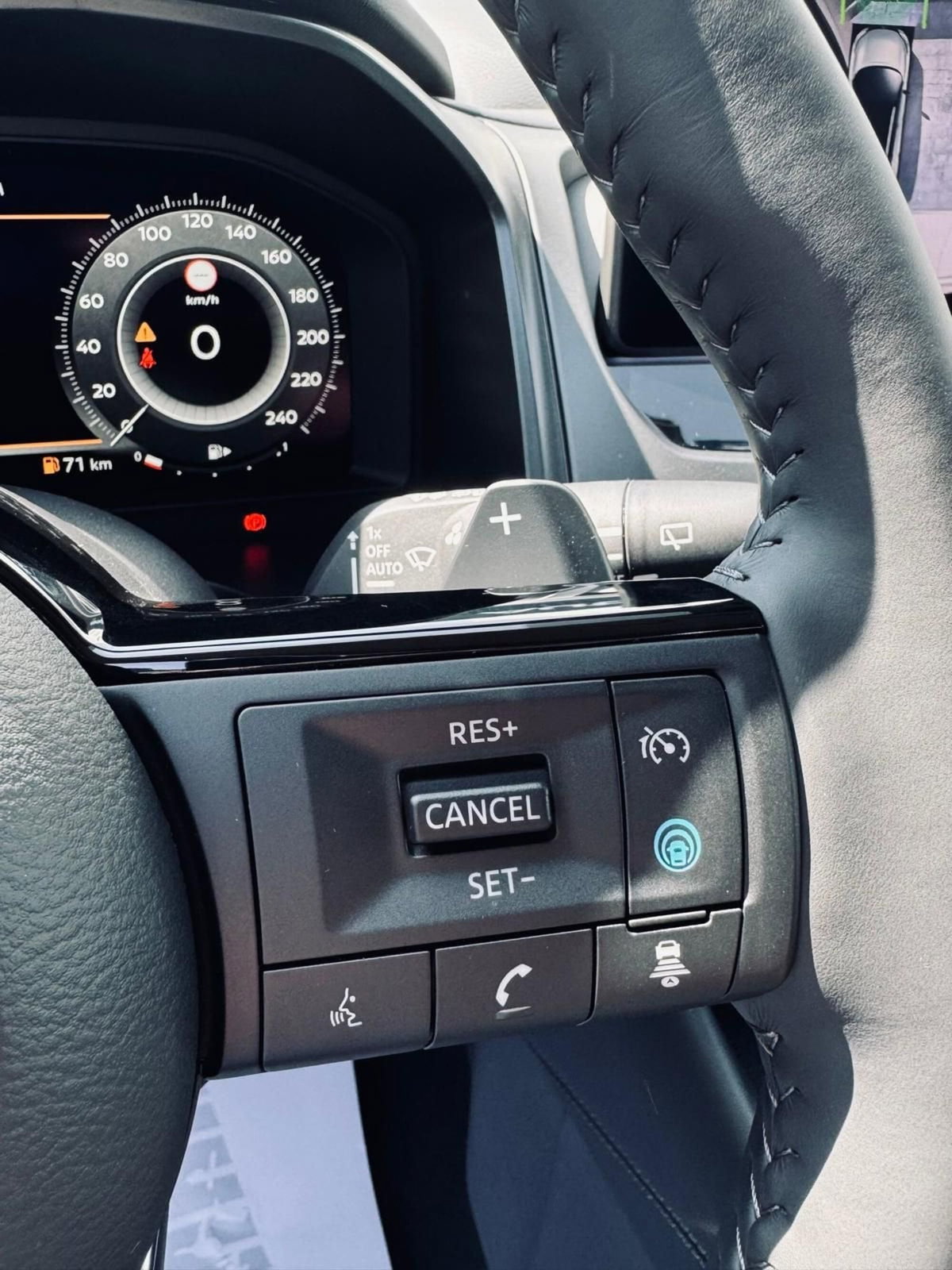 Nissan Qashqai 1.3 mhev N-Connecta 2wd 158cv (18)