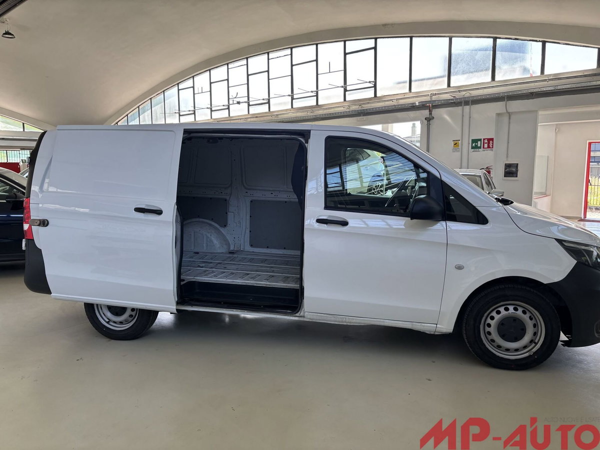 Mercedes-Benz Vito mixto 110 cdi long (8)