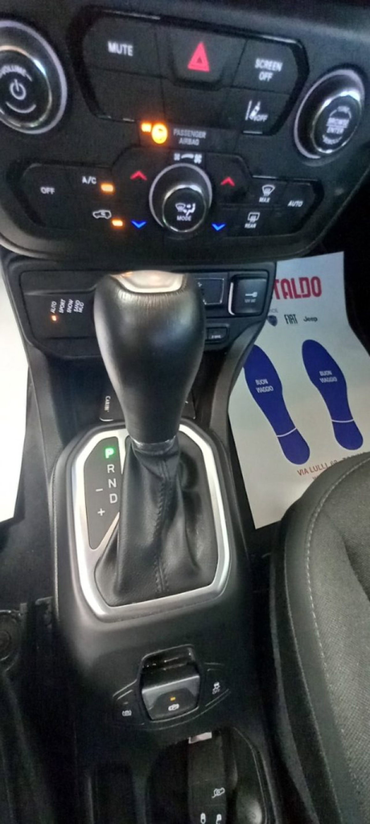 Jeep Renegade 1.3 T4 190CV PHEV 4xe AT6 Limited (14)