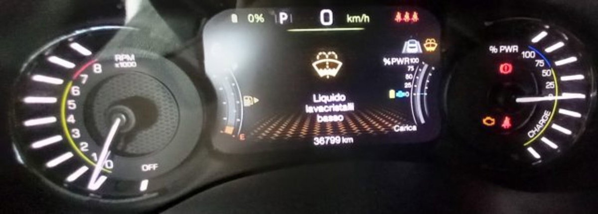 Jeep Renegade 1.3 T4 190CV PHEV 4xe AT6 Limited (16)