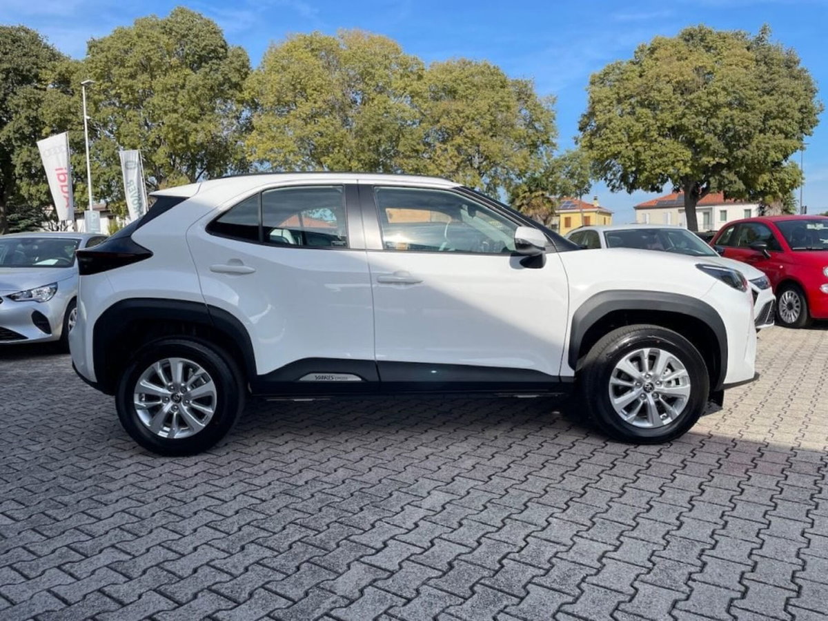 Toyota Yaris Cross 1.5 Hybrid 5p. E-CVT Active (4)