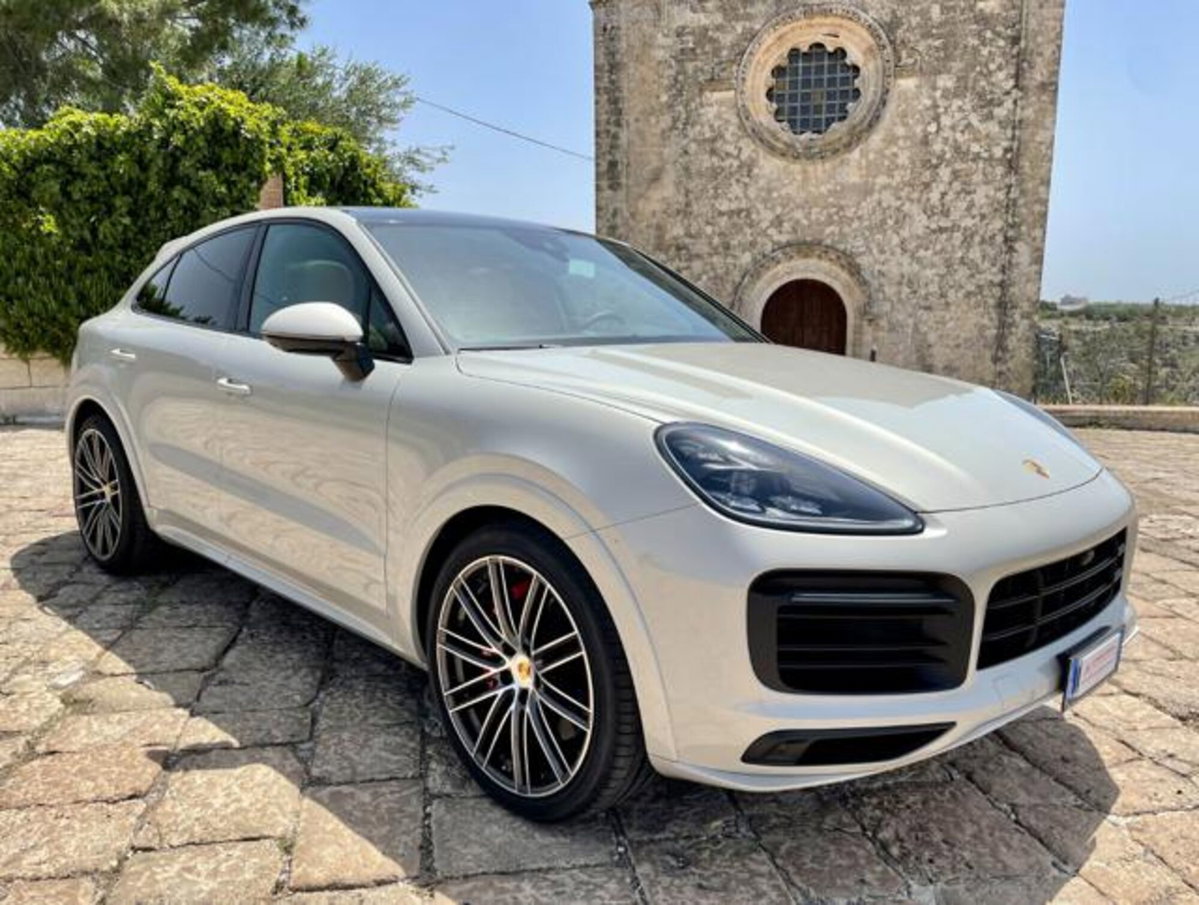 Porsche Cayenne Coupé 4.0 GTS (2)