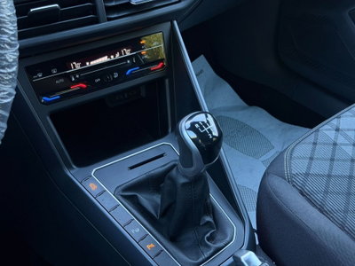 Volkswagen Polo 1.0 tsi R-Line 95cv (12)